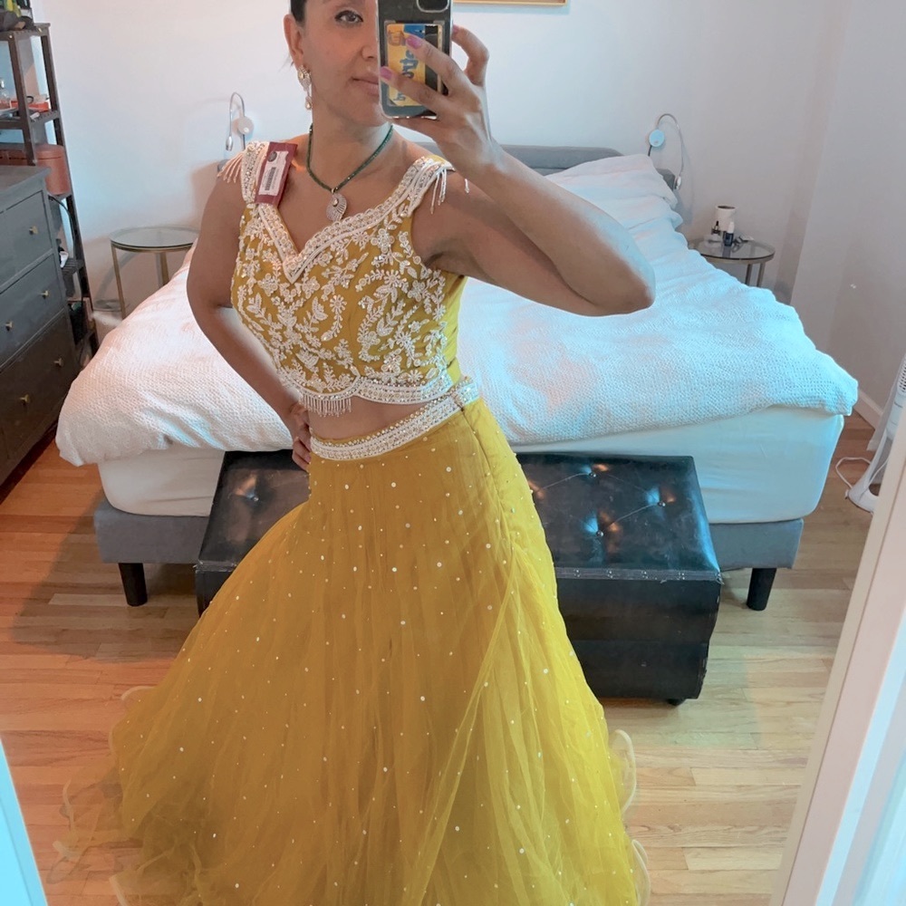 Mustard Yellow Marigold Indian Wedding Sangeet Lehenga w/ dupatta s 8/10 worn 1x